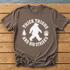 bear thick thighs varsity badge T-Shirt — Espresso