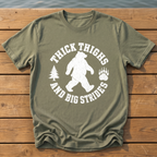 bear thick thighs varsity badge T-Shirt — Moss